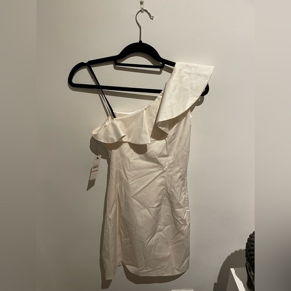 New women’s fancy dress from laundry - Picture 2 of 2